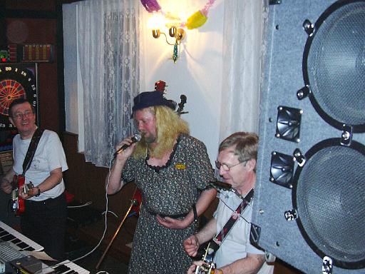 První maškarní medovinový bál